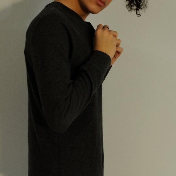 ¤ Henley ¤ - Picture 3 of 6